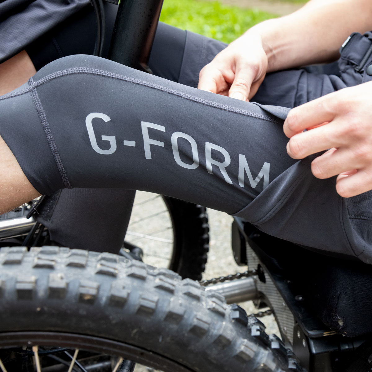 Adaptive MTB Riding Bib