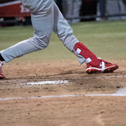 Elite Baseball Batter's Leg Guard Right-Handed Hitters (Adult)