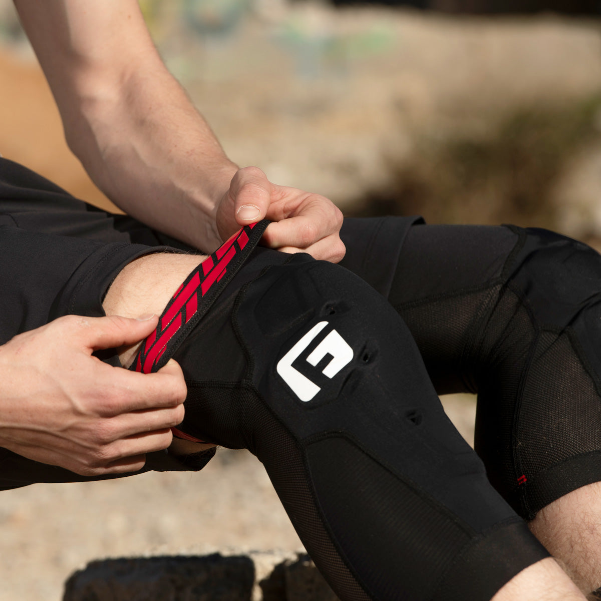 X4 MTB Knee Guards (Adult)