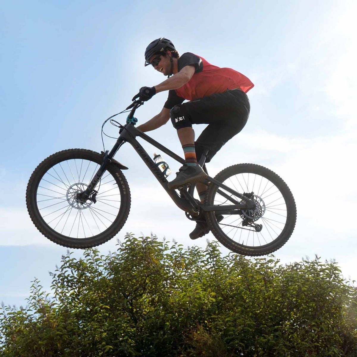 G-Form Pro X3 Knee Pads: Same Slim Protection, Even More Comfortable  [Review] - Singletracks Mountain Bike News